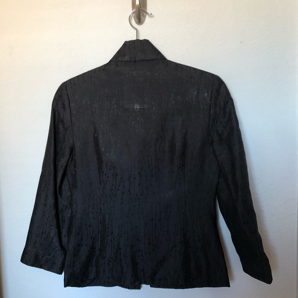 Blazer - Picture 2 of 8